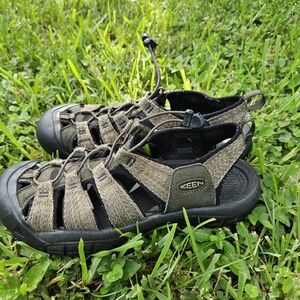 Mens Keen hiking sandle